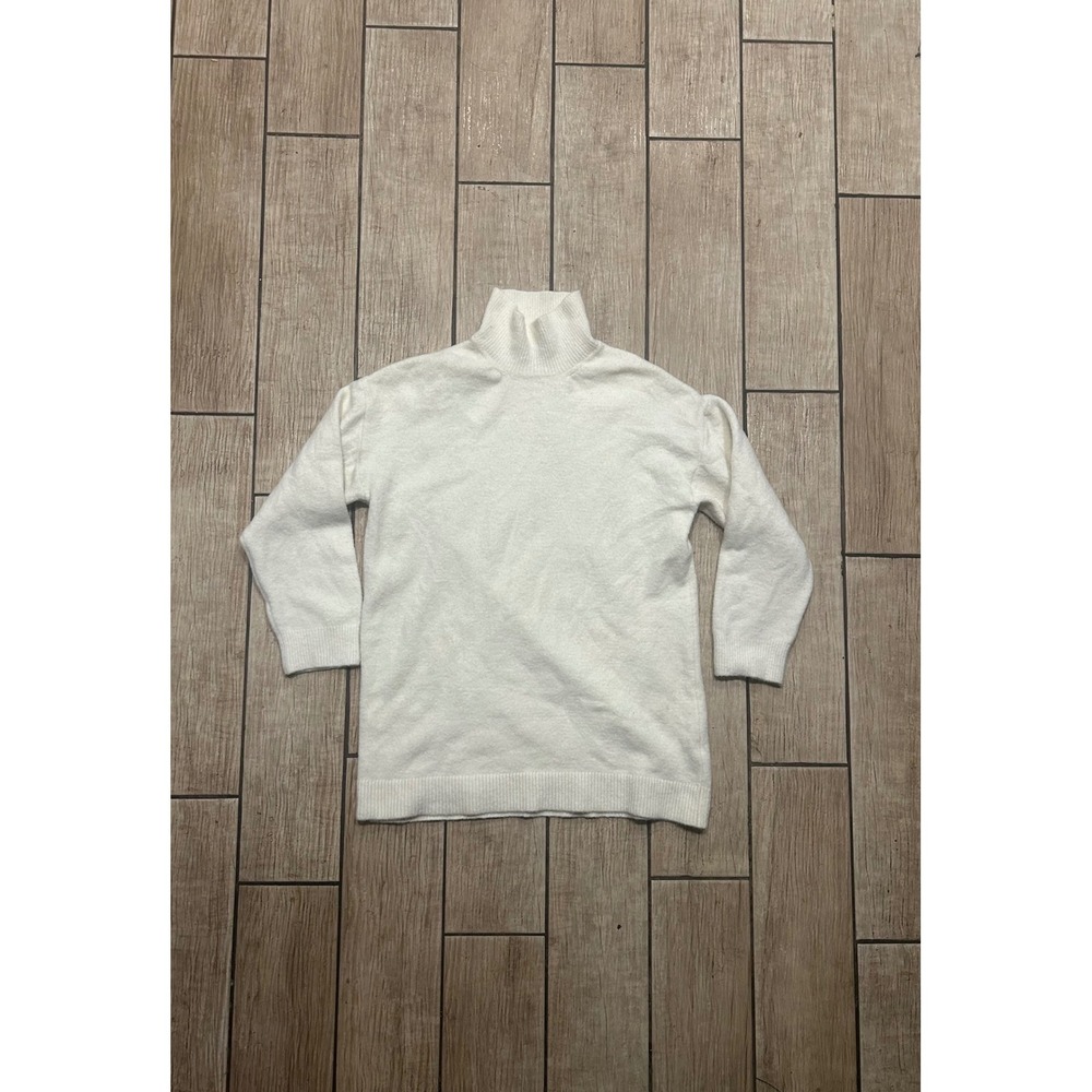 Zara Cream turtle neck casual Fall and winter sweater size Large